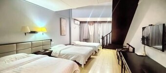 Wuyishan Shanshuiyue Hotel (Sangu Resort Area)