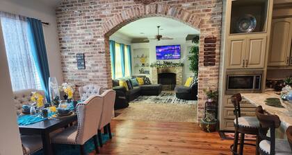 Upscaled Lakeview French Acadian Retreat Oasis