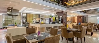 Hualong Golden Key Hotel