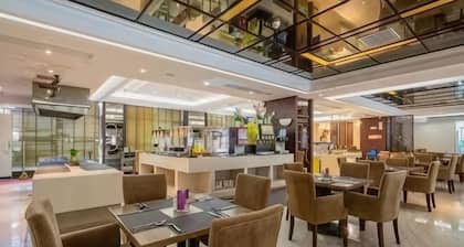 Hualong Golden Key Hotel
