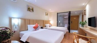 Red Lantern Traders Hotel