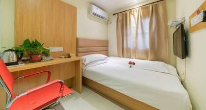 Red Lantern Traders Hotel