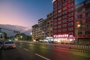 Unclassified image, 5 of 23, button - Red Lantern Traders Hotel (Nanning)