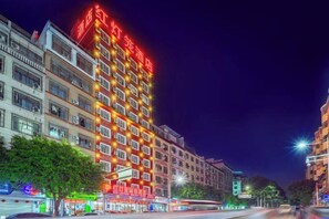 Unclassified image, 4 of 23, button - Red Lantern Traders Hotel (Nanning)
