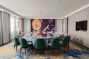 Restaurant - Yili Huacheng Hotel (Liuxing Street) (Yining)