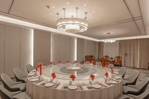 Restaurant - Yili Huacheng Hotel (Liuxing Street) (Yining)