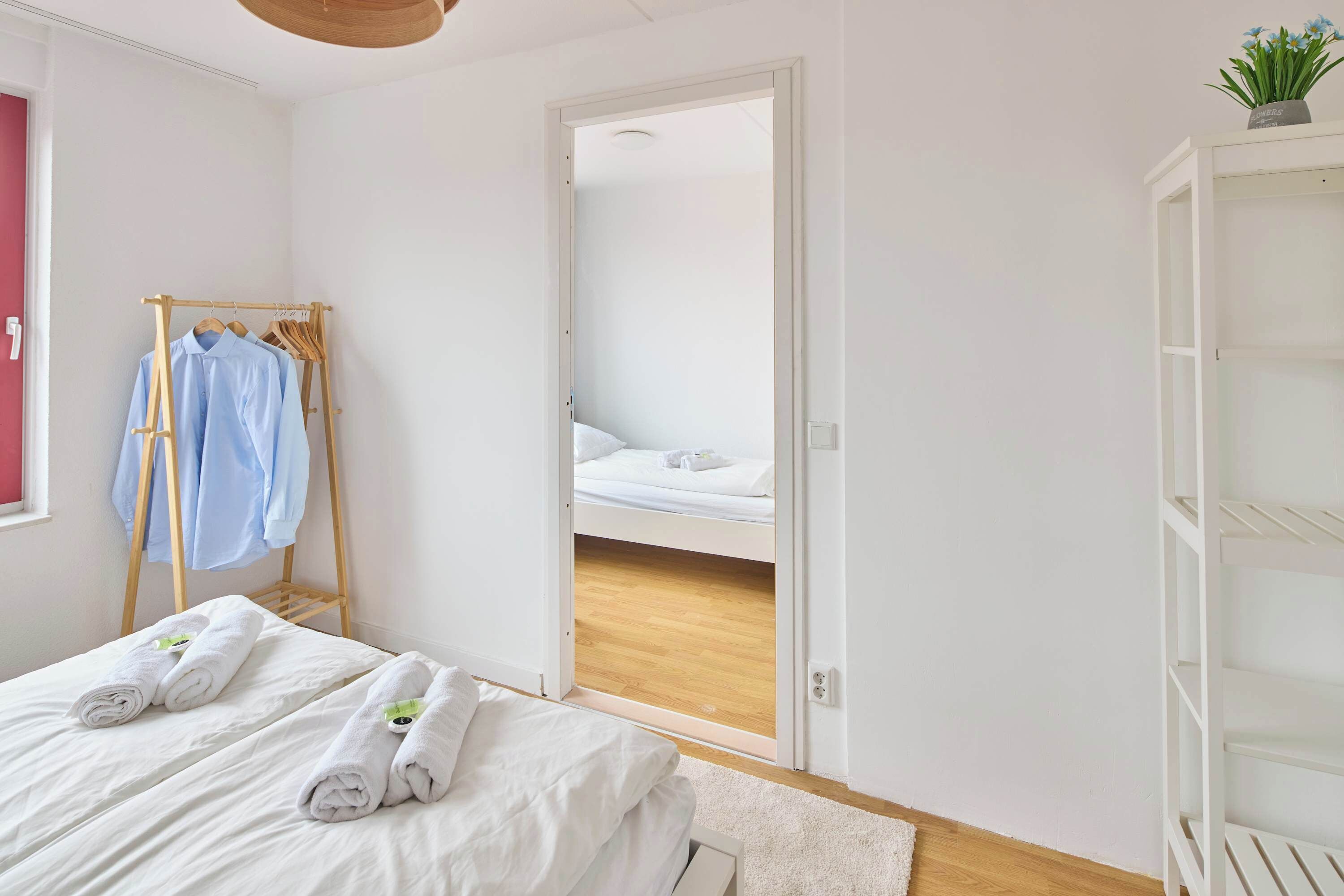 2 bedrooms, travel cot, WiFi, bed sheets