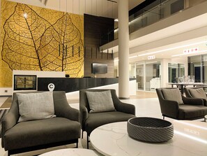 Lobby - Menlyn Maine Residence king sized bed studio - Central Park (Pretoria)