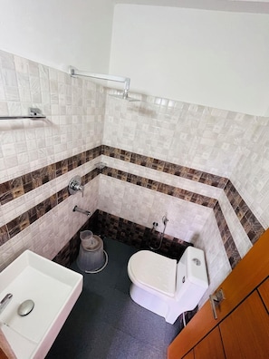 Room - Seven Malai Residency (Devikolam)