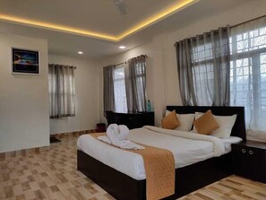 Room - Seven Malai Residency (Devikolam)
