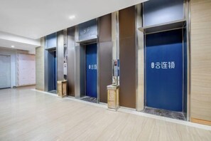 Interior - Yunzhishang · Yun Chain Hotel (Helen International Convention and Exhibition Center Store) (Kunming)