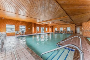 Pool - Dells Casa Relaxo At Lighthouse Cove Condominiums (Wisconsin Dells)