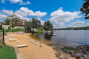 Beach nearby - Dells Suite Dreams At Lighthouse Cove Condominiums (Wisconsin Dells)