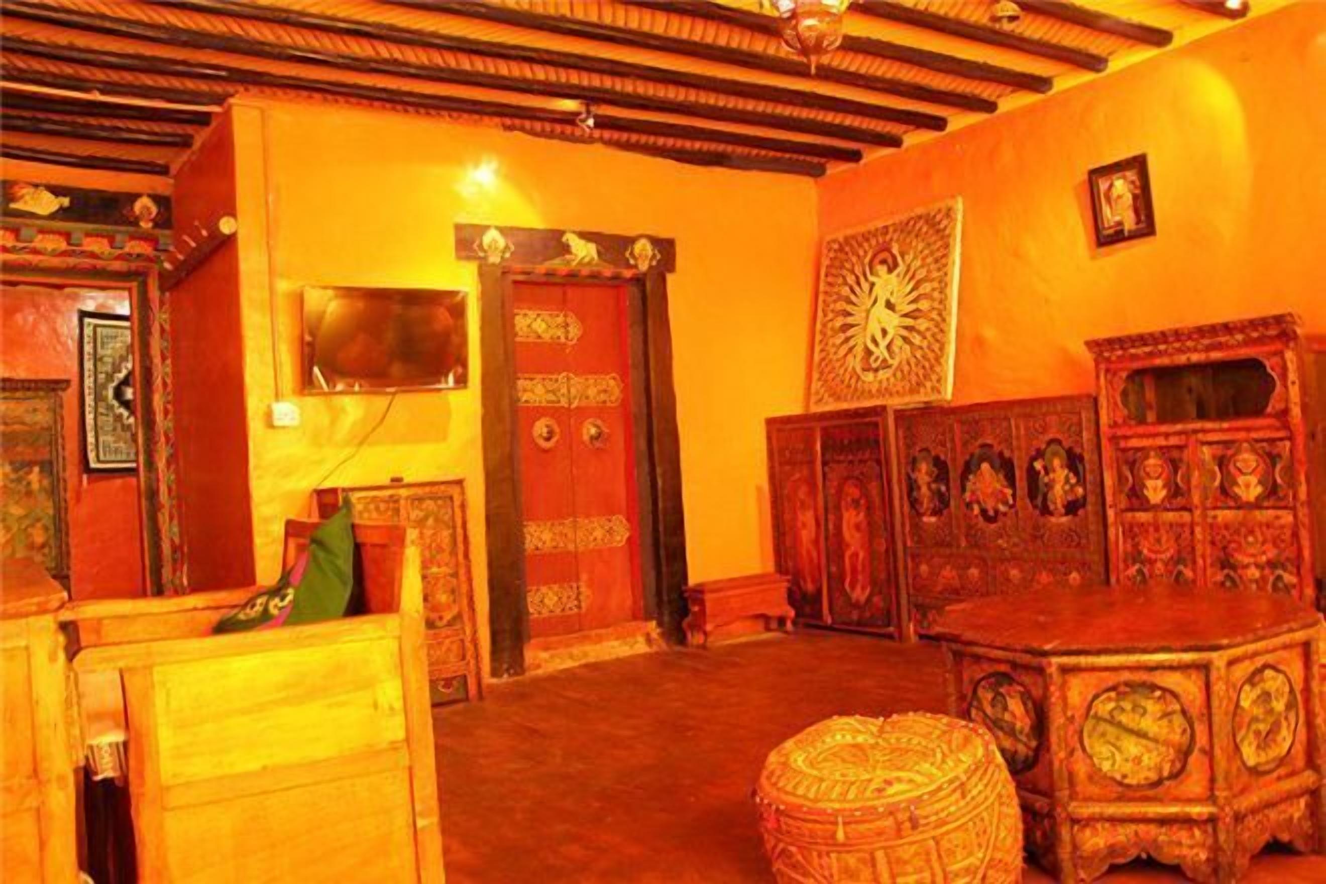 المنشأة من الداخل