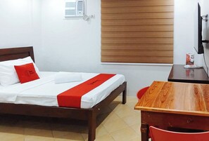Room - Reddoorz @ David's Travellers Inn Cavite (General Trias)