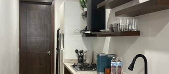 Modern 2 bedroom Condo with A/C