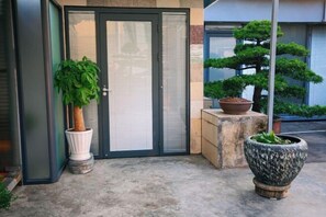 Exterior detail - Royal Holiday Hotel Shenzhen (Shenzhen)