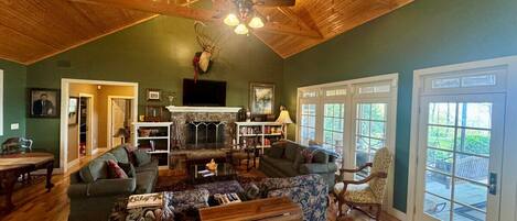 Smart TV, fireplace, DVD player, books