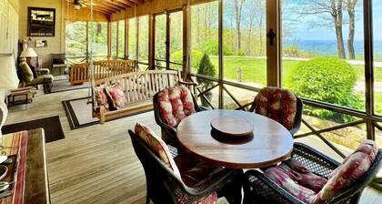 Handicap Accessible 4 Bedrooms with Amazing Views on Monteagle Mountain