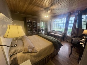 4 chambres, bureau, fer et planche à repasser, accès au Wi-Fi (inclus)