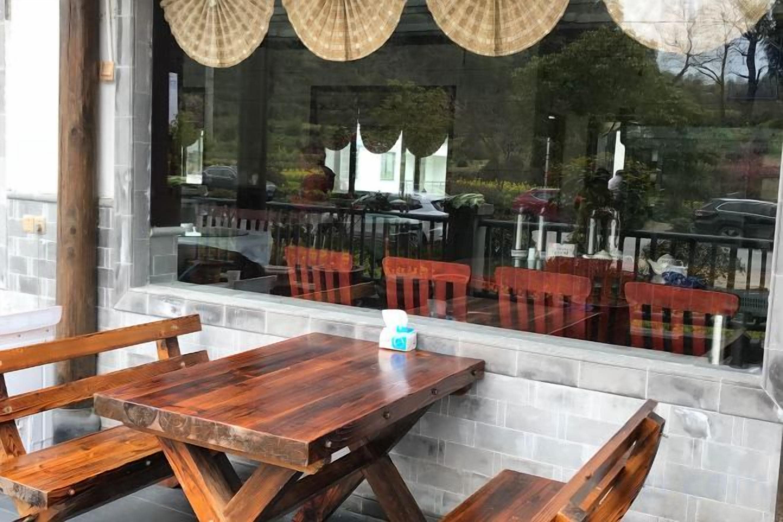 Tempat makan luar