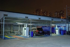 Free self parking - Binxi Hotel (Linfen Yingbin Avenue Museum Branch) (Linfen)