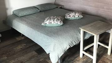 1 chambre, fer et planche Ă repasser, Wi-Fi, draps fournis