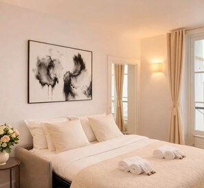 1 slaapkamer, een bureau, een strijkplank/strijkijzer, wifi