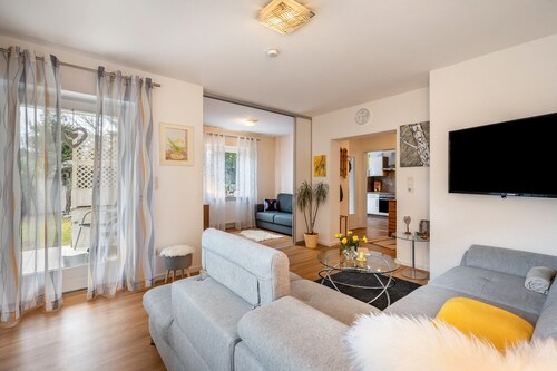 Ferienwohnung 'Gaby Lehmann' mit Privatterrasse, Gemeinschaftsgarten und Wi-Fi