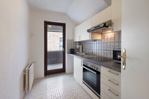 Fridge, microwave, oven, stovetop - Apartment 'Urlaub Ostholstein' with Wi-Fi (Stockelsdorf)