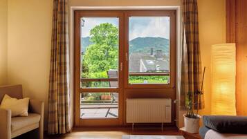 Fernseher, Stereoanlage