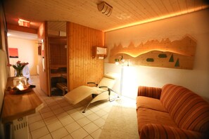 Interior - Apartment "Fichte" with Mountain View, Balcony, and Wi-Fi (Bernau im Schwarzwald)