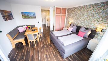 1 bedroom, free WiFi, bed sheets