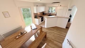 KĂŒhlschrank, Ofen, Herdplatte, GeschirrspĂŒler
