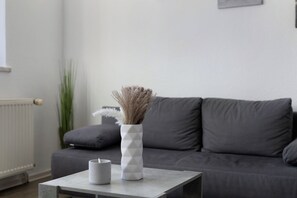 TV - Apartment 'Ferienwohnung Havelvorland' with Shared Terrace and Wi-Fi (Havelberg)