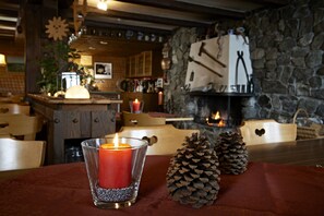 Dining - Apartment 'Ferienwohnung 3' with Shared Terrace, Shared Garden and Wi-Fi (Bonndorf im Schwarzwald)