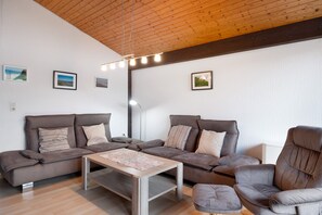 Una televisión, un reproductor de DVD