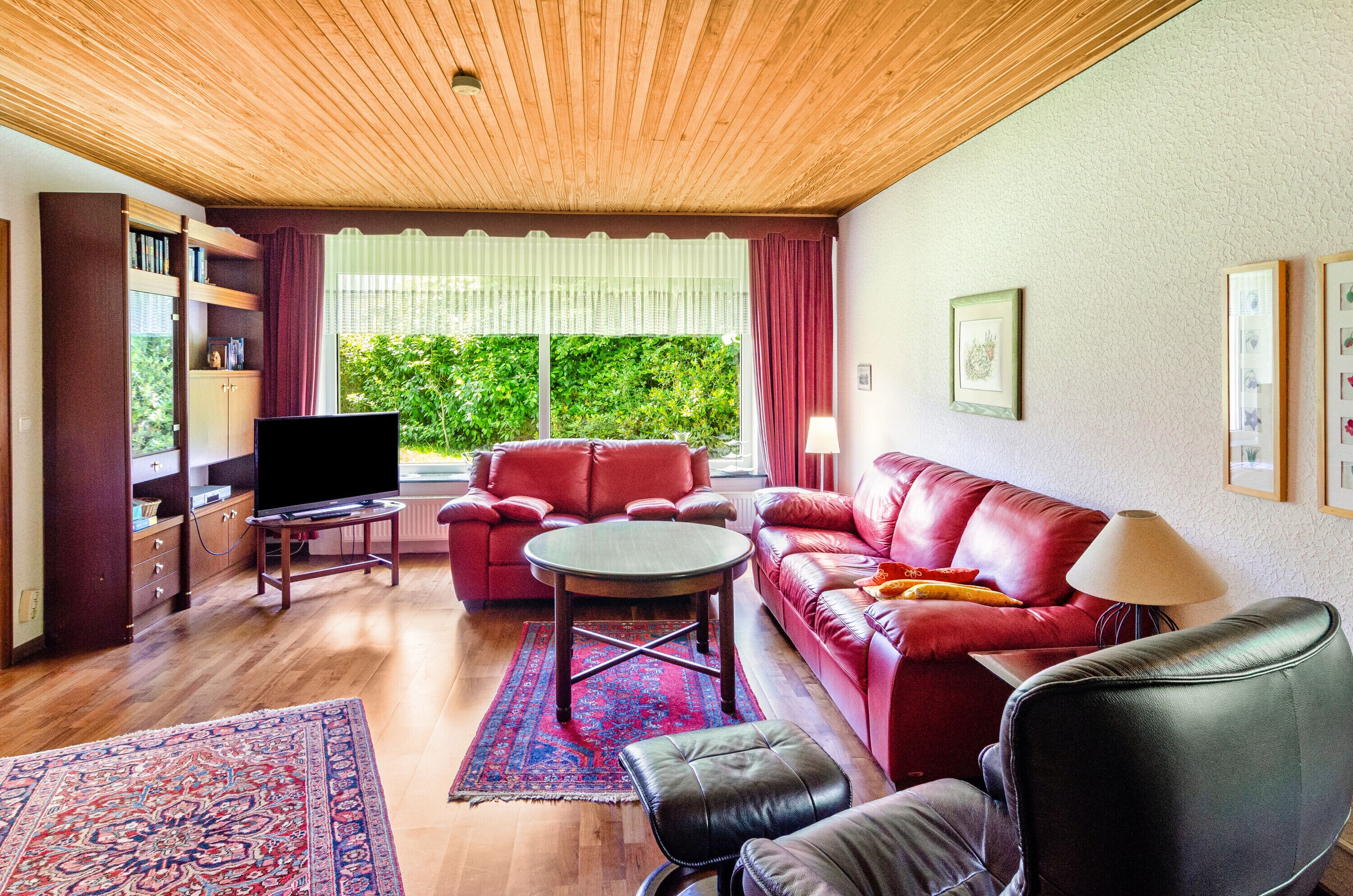 TV, fireplace, DVD player, stereo