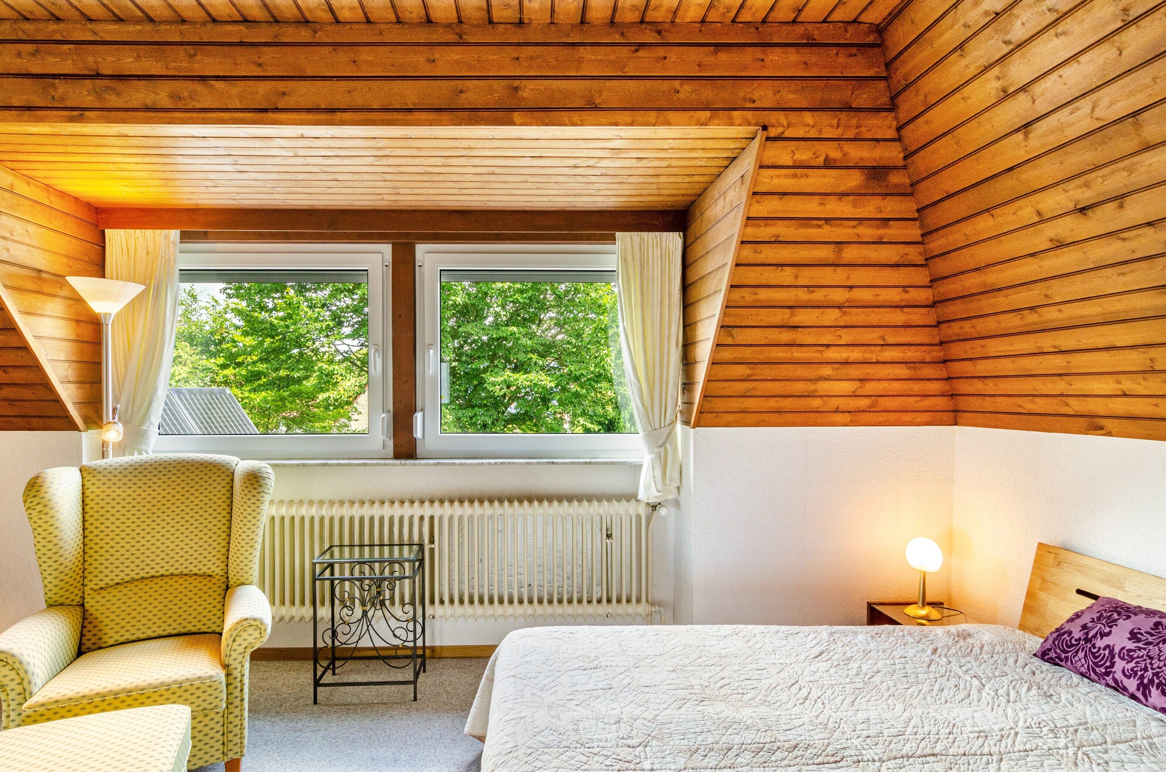 3 makuuhuonetta, työpöytä, silitysrauta/-lauta, ilmainen Wi-Fi