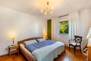 2 bedrooms, iron/ironing board, free WiFi, bed sheets - Apartment 'Ferienwohnung Oberamsel' with Private Terrace, Shared Garden and Wi-Fi (Marburg)