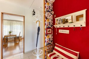 Interior - Apartment 'Ferienwohnung Oberamsel' with Private Terrace, Shared Garden and Wi-Fi (Marburg)