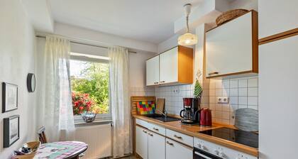 Ferienwohnung Amselstraße" mit privater Terrasse, Gemeinschaftsgarten und WLAN