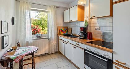 Appartement 'Ferienwohnung AmselstraĂe' avec terrasse privĂ©e, jardin partagĂ© et Wi-Fi