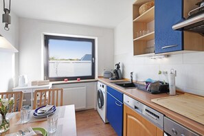 Refrigerador, horno, placa de cocina, lavavajillas