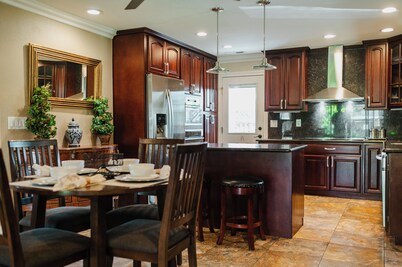 In the Heart of Santa Clara, Near Apple HQ & Santana Row: Modern 3-Bedroom Home