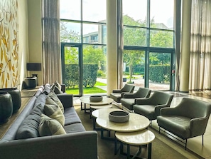 Smart TV - Menlyn Maine Residence King sized bed with patio - Paris (Pretoria)