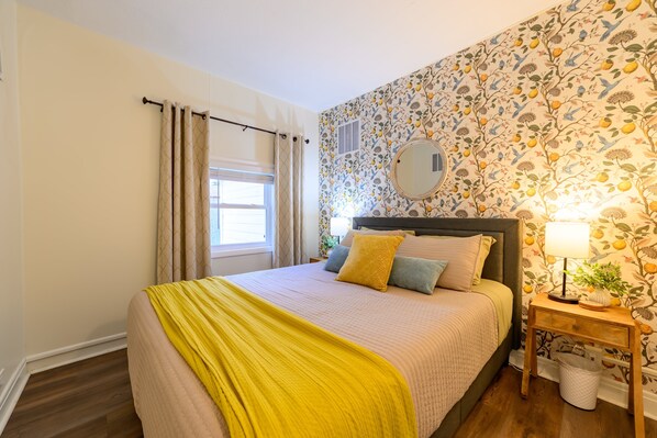 3 bedrooms, iron/ironing board, WiFi, bed sheets