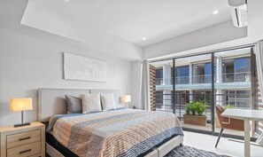 2 Schlafzimmer, Schreibtisch, Bügeleisen/Bügelbrett, WLAN