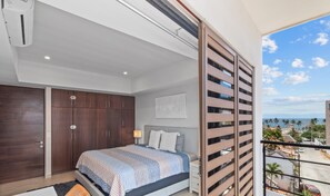 2 bedrooms, desk, iron/ironing board, WiFi