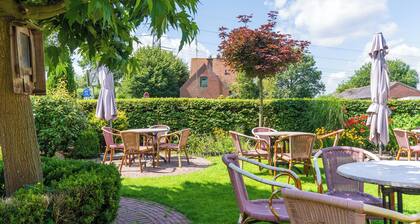 Lovely new apartment with garden